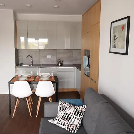 Nadwarcianski דירה