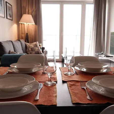 Nadwarcianski דירה